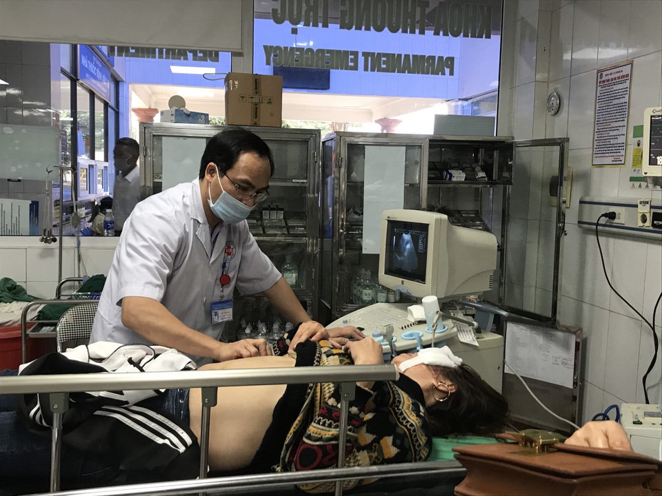 Hiện trường hãi hùng vụ tai nạn làm 1 người chết, 21 người bị thương - 9 Hiện trường hãi hùng vụ tai nạn làm 1 người chết, 21 người bị thương - 9