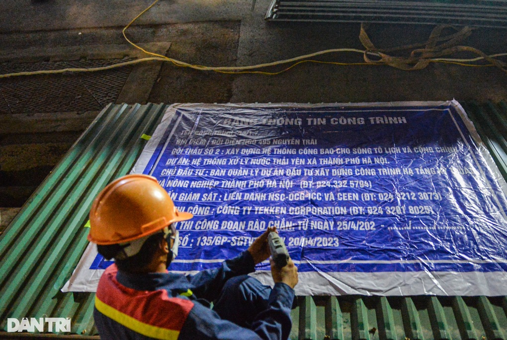 Hà Nội: Lô cốt dài 60m, rộng 6m mọc lên trong đêm trên đường Nguyễn Trãi - 8 Hà Nội: Lô cốt dài 60m, rộng 6m mọc lên trong đêm trên đường Nguyễn Trãi - 8