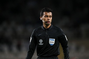 Trọng tài Đông Nam Á duy nhất điều khiển trận đấu ở World Cup 2022 là ai?