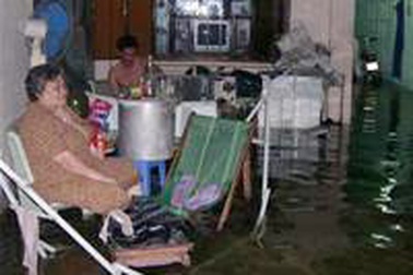 Vỡ đê bao ở TPHCM