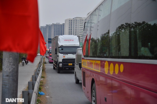 Ngày cuối nghỉ lễ, ùn tắc cục bộ hơn 5km trên cao tốc Pháp Vân - Cầu Giẽ - 10 Ngày cuối nghỉ lễ, ùn tắc cục bộ hơn 5km trên cao tốc Pháp Vân - Cầu Giẽ - 10