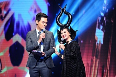 Bị chê “thảm họa” MC, Cát Phượng trần tình