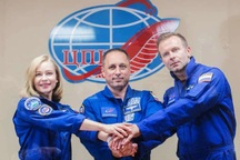 Nga trở thành quốc gia đầu tiên làm phim trên vũ trụ