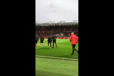 Cầu thủ Man Utd khởi động trước trận derby Manchester