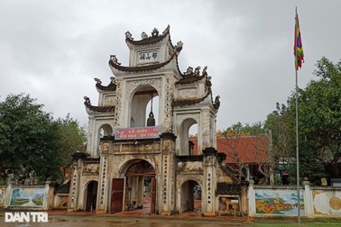 Nhà tiền đường di tích quốc gia bị phá bỏ, xây mới