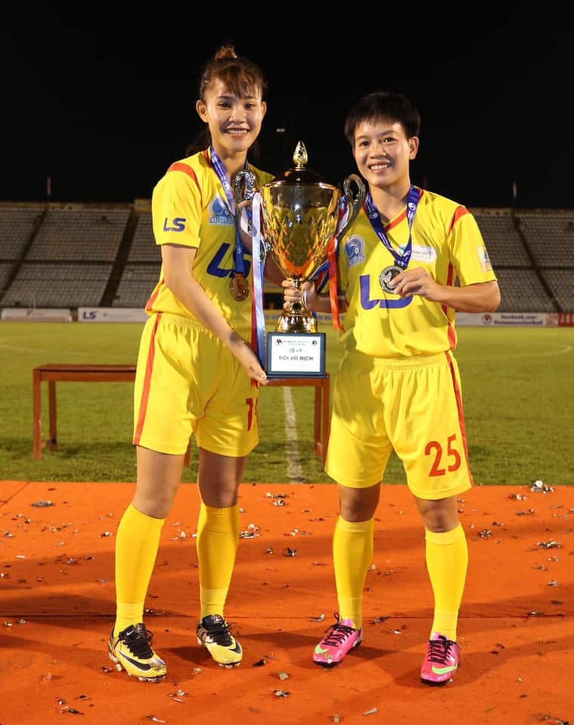 Bóng đá nữ TPHCM chờ ý kiến của VFF trong vụ tranh chấp cầu thủ  - 1