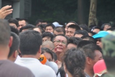 Ngân hàng trung ương Trung Quốc bị bao vây vì tin đồn thất thiệt