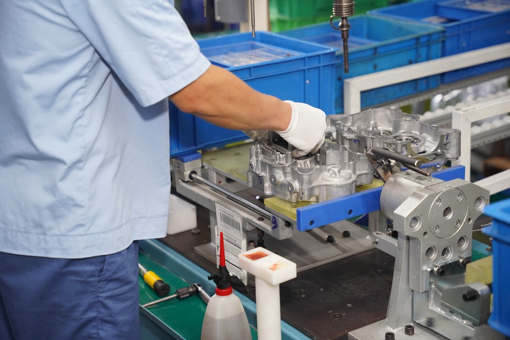 Xem dây chuyền đặt tại Hà Nội chuyên lắp ráp động cơ xe máy xuất khẩu - 4 Xem dây chuyền đặt tại Hà Nội chuyên lắp ráp động cơ xe máy xuất khẩu - 4