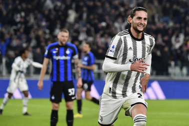 Juventus quật ngã Inter, AS Roma của Mourinho thua đau vì sai lầm