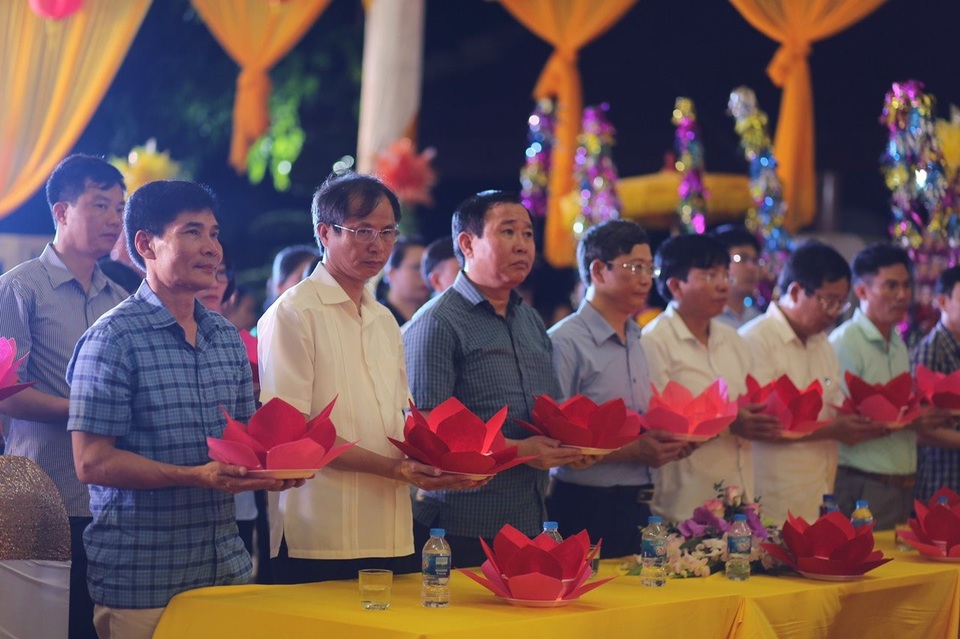 Lễ cầu siêu tri ân các Anh hùng liệt sỹ tại đền thờ Hoa Lư - Ninh Bình - 6 Lễ cầu siêu tri ân các Anh hùng liệt sỹ tại đền thờ Hoa Lư - Ninh Bình - 6