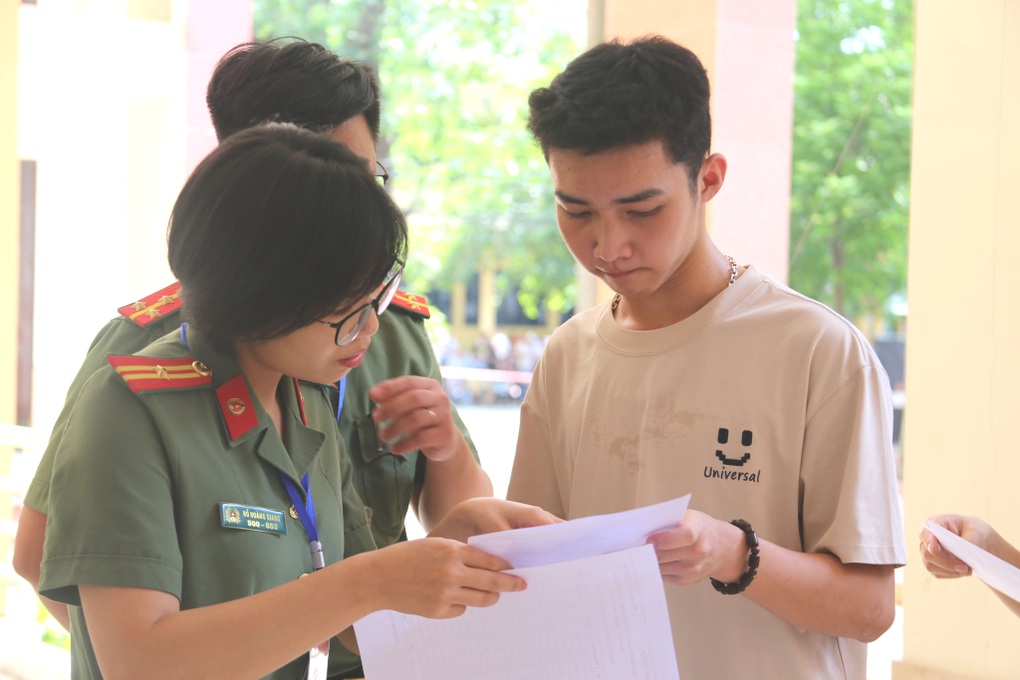 Thí sinh vượt 500km ra Hà Nội tranh suất vào ĐH, Học viện ngành công an - 3 Thí sinh vượt 500km ra Hà Nội tranh suất vào ĐH, Học viện ngành công an - 3