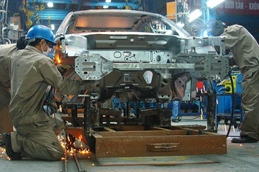 Nên coi ôtô nội địa hóa từ 40% là xe chiến lược?