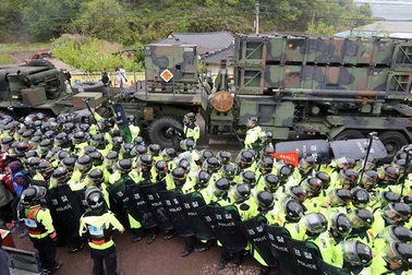 Tên lửa Mỹ ở Hàn Quốc: Lá chắn hay "dao hai lưỡi"
