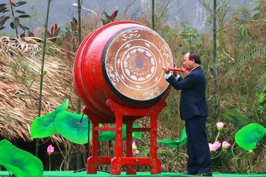 Thủ tướng đánh trống khai hội Tràng An