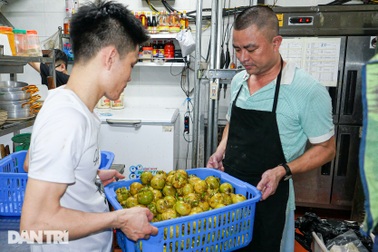 "Bắt trend" gà ủ muối măng cụt xanh, chủ quán Hà Nội thu trăm triệu/ngày