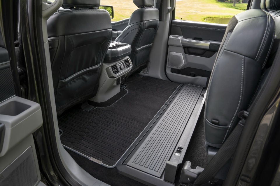 Ford F-150 thế hệ mới - Thiết kế mới, công nghệ động cơ mới - 38 Ford F-150 thế hệ mới - Thiết kế mới, công nghệ động cơ mới - 38
