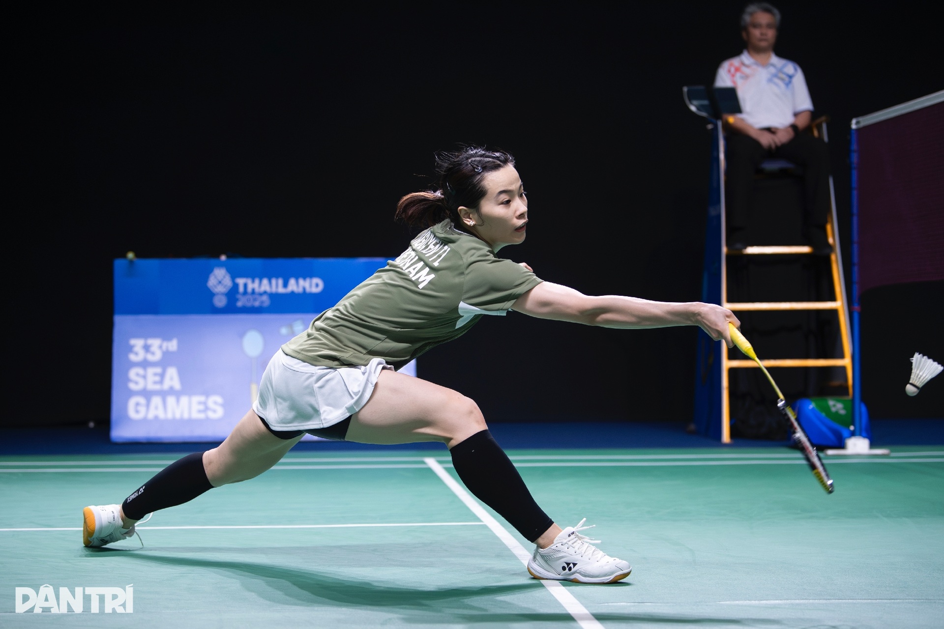 Pertandingan Nguyen Thuy Linh yang mengecewakan di SEA Games dengan skor 33-4. Trận đấu đáng quên của tay vợt Nguyễn Thùy Linh tại SEA Games 33 - 4