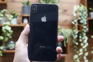 iPhone X Plus chưa ra mắt bất ngờ xuất hiện tại TPHCM