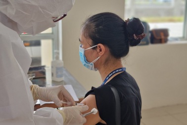 Giám đốc Sở Y tế Đà Nẵng nói về giải pháp tiếp cận nguồn vắc xin