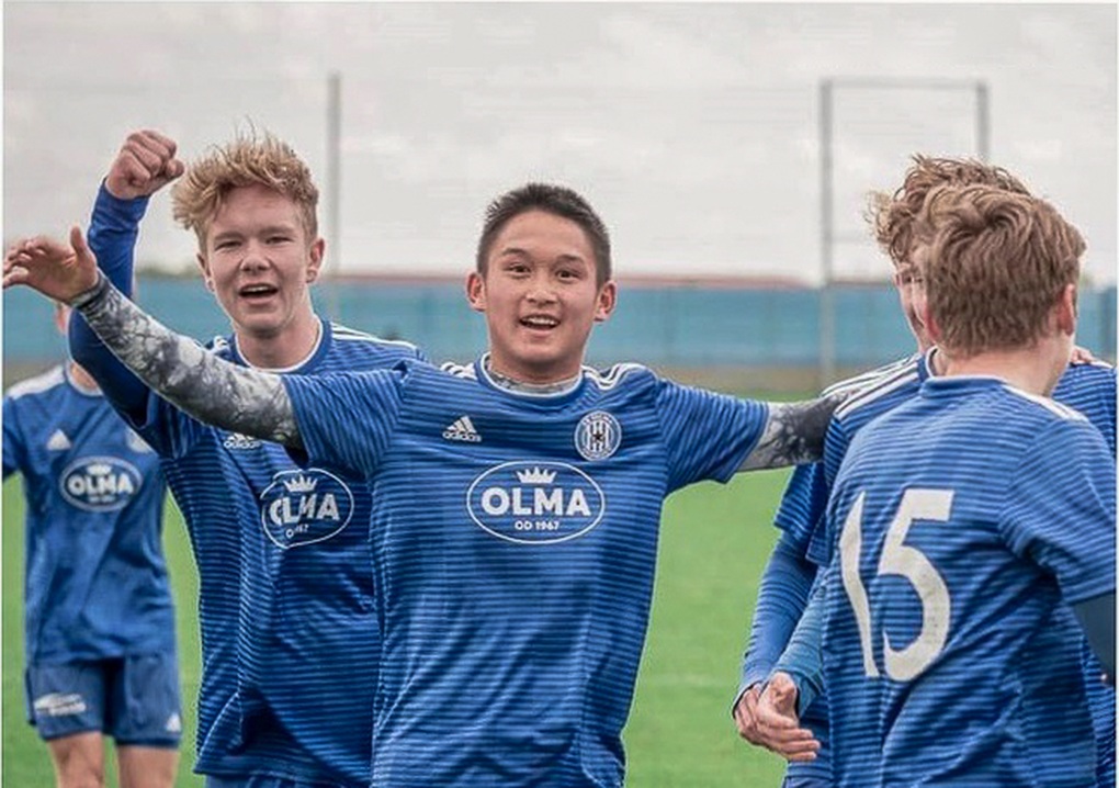 HLV Philippe Troussier gọi cầu thủ khoác áo U18 CH Séc lên U23 Việt Nam - 1 HLV Philippe Troussier gọi cầu thủ khoác áo U18 CH Séc lên U23 Việt Nam - 1