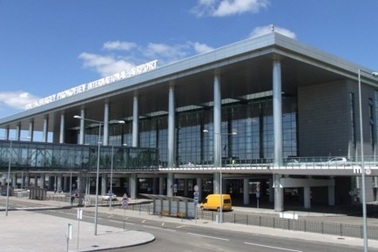 Sân bay chính tại Đông Ukraine bị lực lượng ly khai chiếm giữ