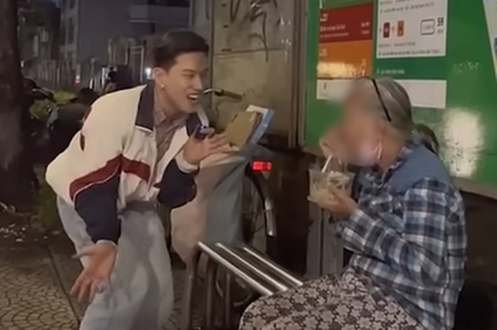 TikToker miệt thị người nghèo, tạo video bẩn có thể bị xử phạt thế nào? - 1 TikToker miệt thị người nghèo, tạo video bẩn có thể bị xử phạt thế nào? - 1