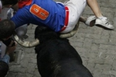 Chùm ảnh: Náo nhiệt lễ hội đua bò tót ở Tây Ban Nha