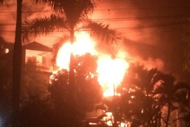 Cháy cửa hàng phụ tùng xe máy, 30 tỷ đồng bị thiêu rụi