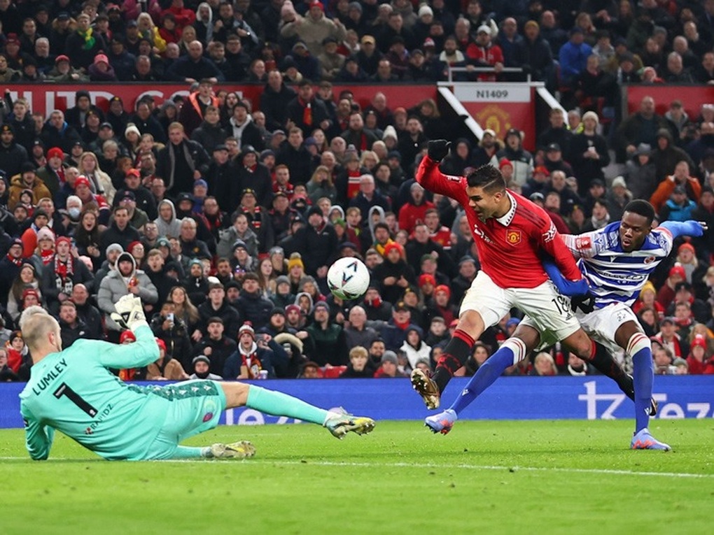 Casemiro nhận mưa lời khen sau chiến thắng của Man Utd - 1 Casemiro nhận mưa lời khen sau chiến thắng của Man Utd - 1