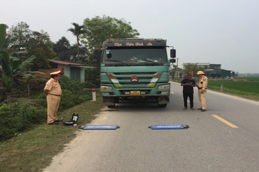 Không có vùng cấm, không có ngoại lệ khi xử lý xe quá tải