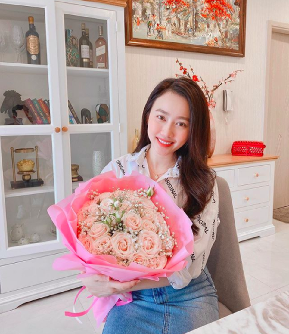 Bạn gái tiền đạo Tiến Linh khoe dáng trên bãi biển sau kỳ nghỉ vì dịch - 12 Bạn gái tiền đạo Tiến Linh khoe dáng trên bãi biển sau kỳ nghỉ vì dịch - 12