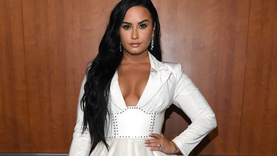 Demi Lovato từng đột quỵ và đau tim sau khi sốc thuốc - 5 Demi Lovato từng đột quỵ và đau tim sau khi sốc thuốc - 5