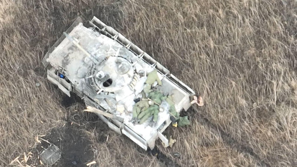 Nga dùng hình nộm binh sĩ giăng bẫy UAV Ukraine? - 1 Nga dùng hình nộm binh sĩ giăng bẫy UAV Ukraine? - 1