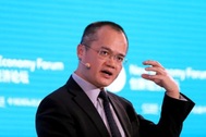 Tỷ phú Trung Quốc "biệt tăm" vì trích thơ khiến công ty mất 26 tỷ USD
