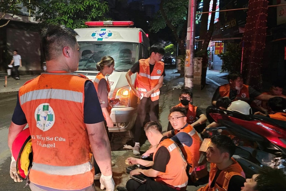 Những anh hùng không áo choàng lao vào nguy hiểm để cứu người - 5 Những anh hùng không áo choàng lao vào nguy hiểm để cứu người - 5