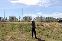 “Quan huyện” lập kế lừa dân cuỗm đất vàng giá rẻ