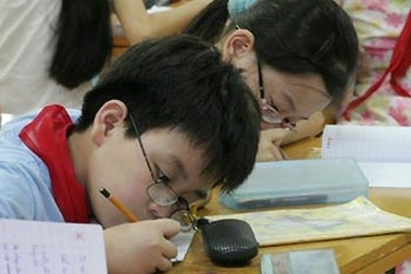 Học sinh học ba ca!