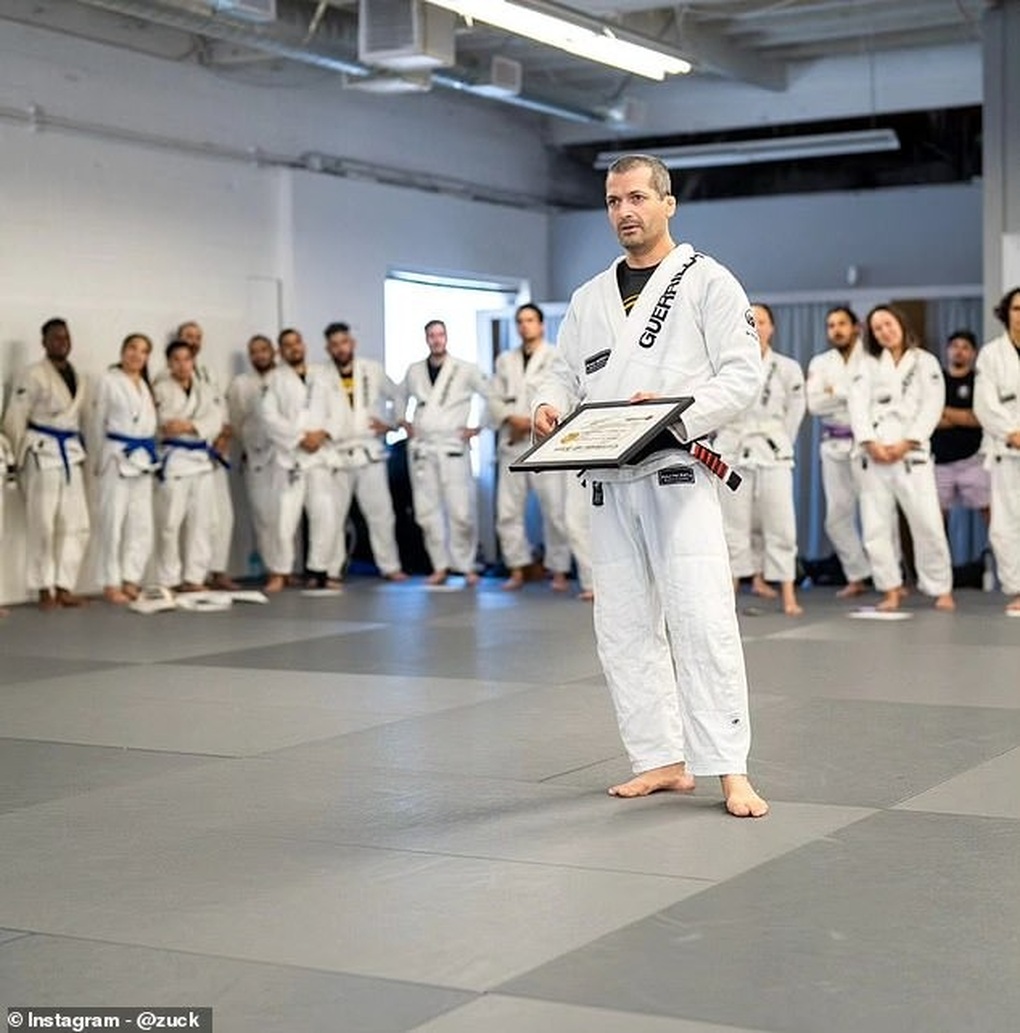 Tỷ phú Mark Zuckerberg thăng hạng đai xanh môn Jiu-jitsu - 2 Tỷ phú Mark Zuckerberg thăng hạng đai xanh môn Jiu-jitsu - 2