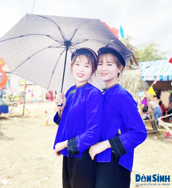 Thiếu nữ người Nùng tại lễ hội