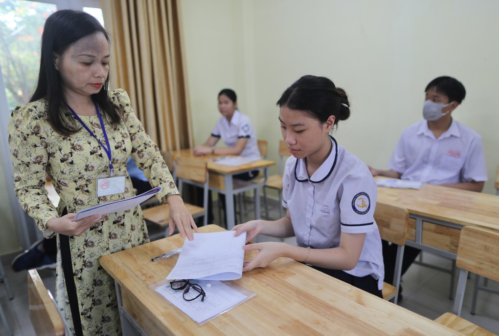 Điểm chuẩn lớp 10 năm 2024 ở TPHCM trước giờ G: Số điểm cao giảm mạnh - 6 Điểm chuẩn lớp 10 năm 2024 ở TPHCM trước giờ G: Số điểm cao giảm mạnh - 6