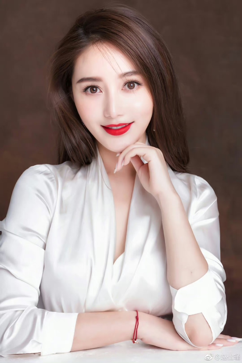 Người mẫu nóng bỏng đau khổ khi bị Huỳnh Hiểu Minh đá - 4 Người mẫu nóng bỏng đau khổ khi bị Huỳnh Hiểu Minh đá - 4