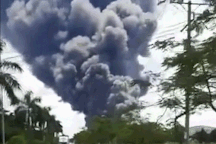 Hỏa hoạn cực lớn, công ty chuyên sản xuất mút xốp chìm trong biển lửa