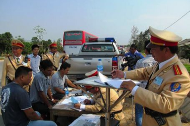 Ngành vận tải ô tô lo "sốt vó" trước đề xuất tịch thu xe