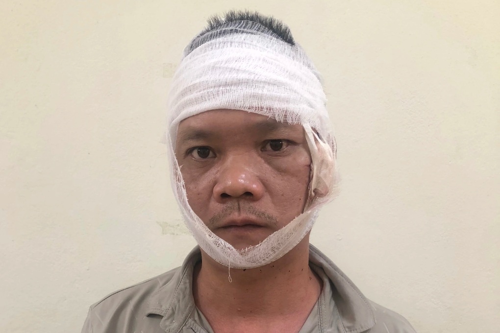 Vụ chém bố và anh trai ở Hà Nội: Nghi phạm cố thủ hơn 4 tiếng - 3