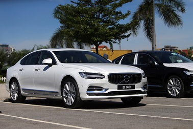 Volvo S90 gia nhập cuộc cạnh tranh phân khúc sedan hạng sang