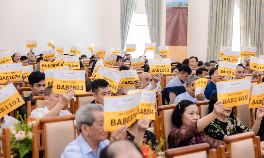 ĐHCĐ BAC A BANK: Ra mắt hội đồng quản trị mới, kiên định mục tiêu tăng trưởng - 4 ĐHCĐ BAC A BANK: Ra mắt hội đồng quản trị mới, kiên định mục tiêu tăng trưởng - 4