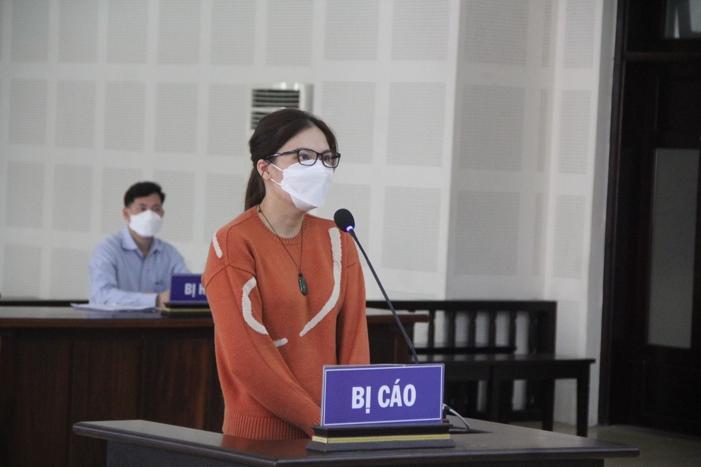 Nữ quái lừa chạy giấy phép đầu tư, chiếm đoạt gần 20 tỷ đồng - 1 Nữ quái lừa chạy giấy phép đầu tư, chiếm đoạt gần 20 tỷ đồng - 1