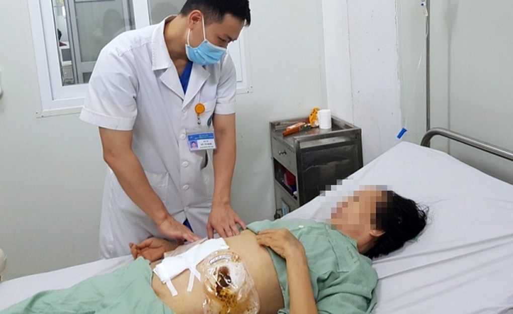 Đi ngoài ra máu tưởng trĩ không ngờ bị ung thư nguy kịch - 1 Đi ngoài ra máu tưởng trĩ không ngờ bị ung thư nguy kịch - 1