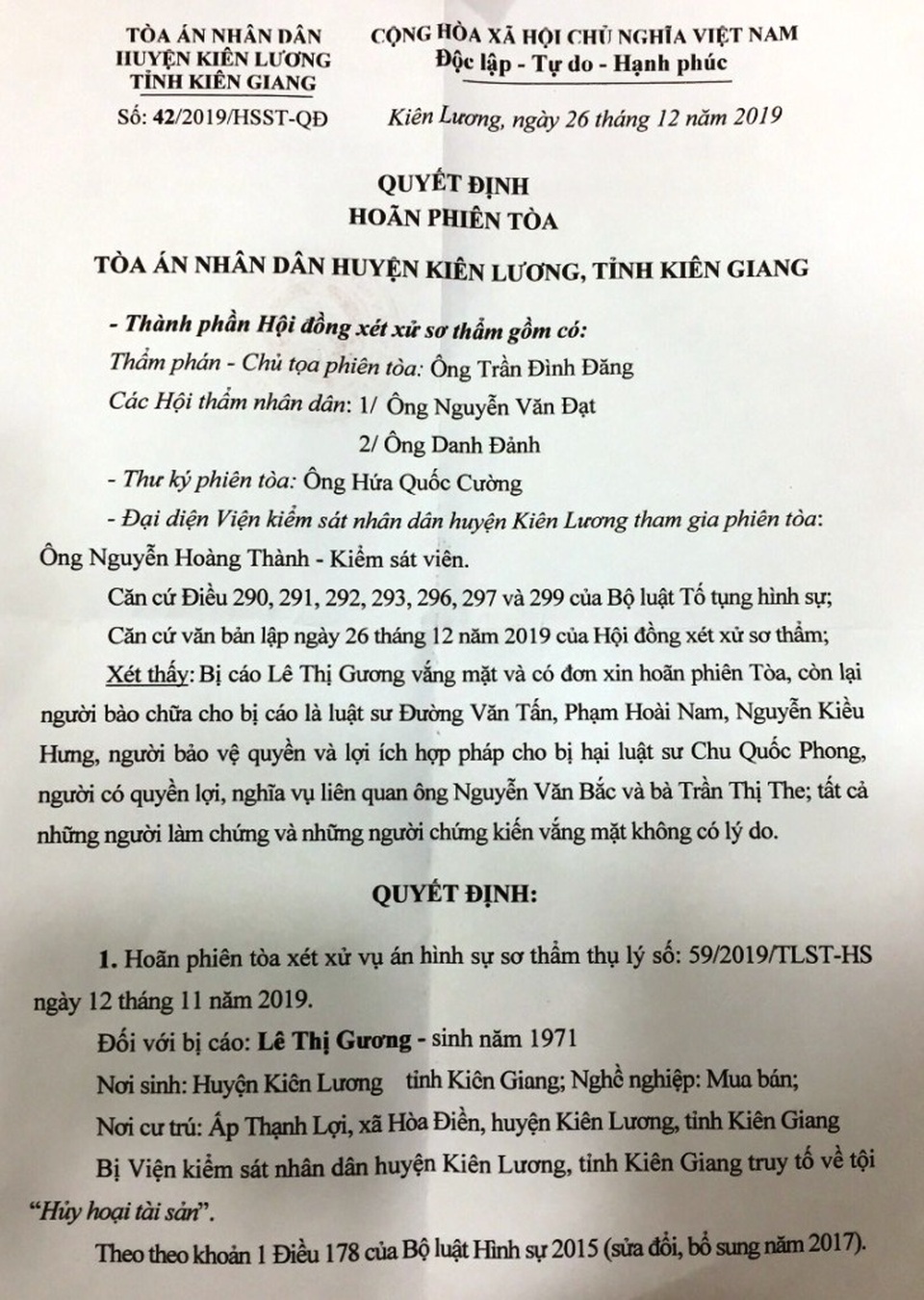 Vụ chặt cây trên đất đã mua, nguy cơ ngồi tù: Tòa đưa vụ án ra xét xử vào 27 Tết? - 1 Vụ chặt cây trên đất đã mua, nguy cơ ngồi tù: Tòa đưa vụ án ra xét xử vào 27 Tết? - 1