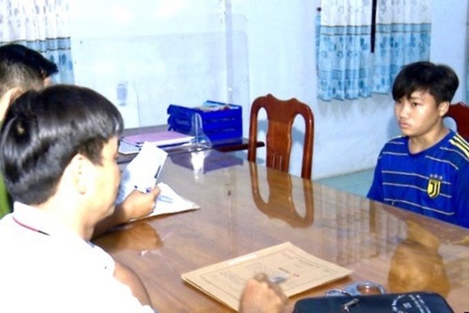 Đối tượng Nguyễn Hoàng Khang tại cơ quan công an. Ảnh: CACC